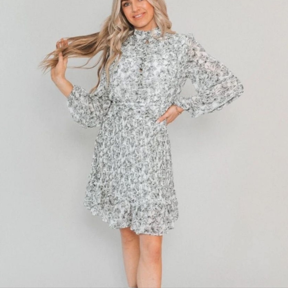 Ivy City Co Brynley Floral Dress Size Large